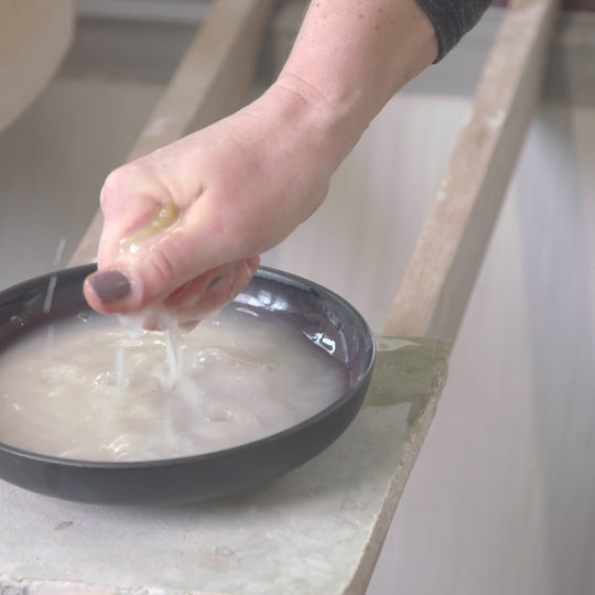 Pagnotta Brottopf klein grün Keramik Nussholz